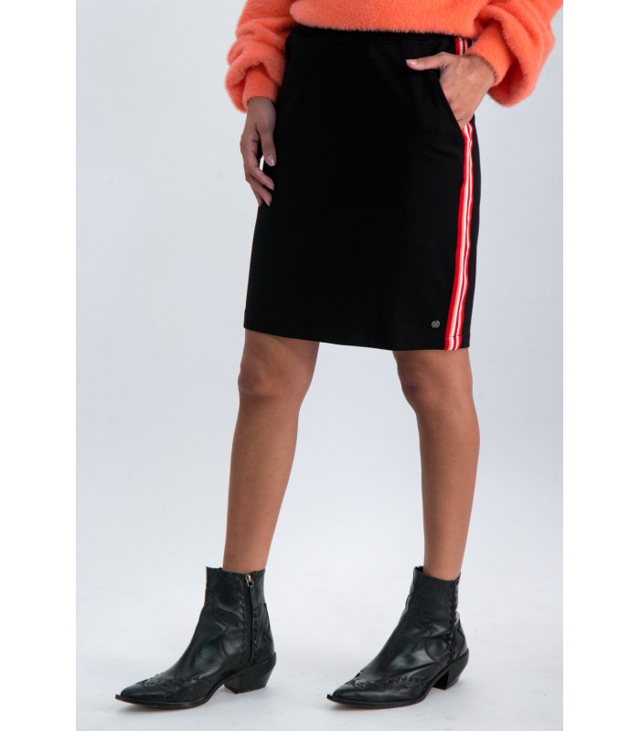 Women's skirt with sporty stripes Garcia Jeans (N00322-60-BLACK)